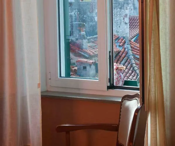 Buga And Tuga ゲストハウス 3*